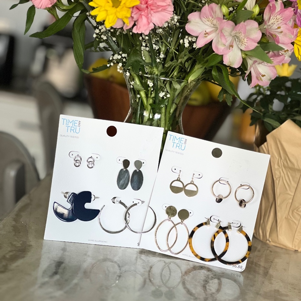 2 sets of earrings